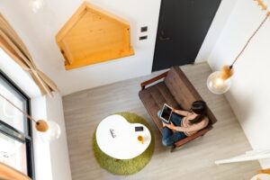 top-view-woman-use-tablet-pc
